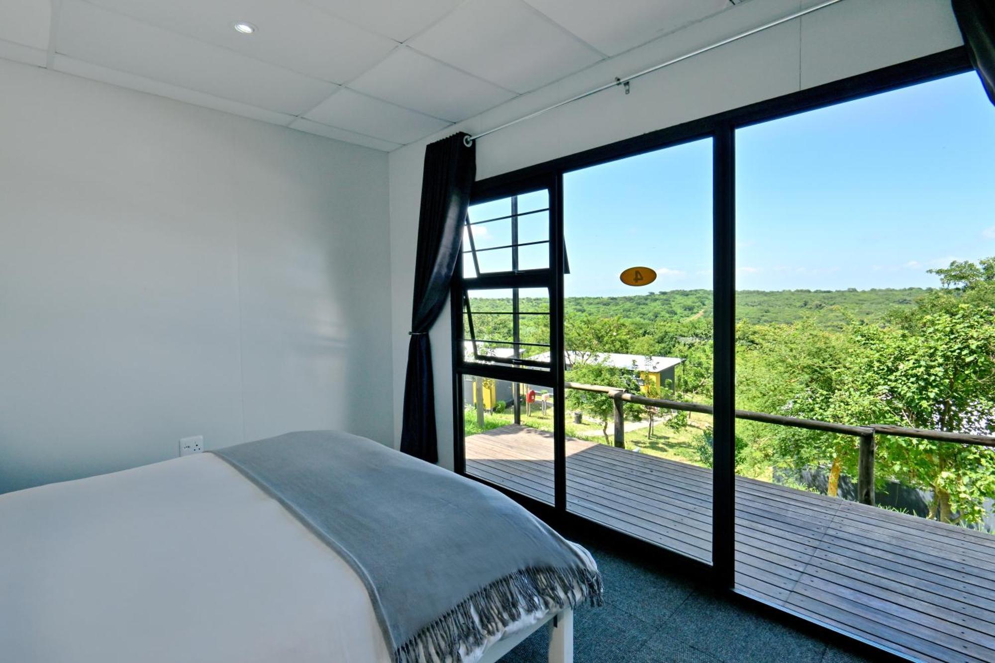Sleepover Kmia White River Room photo